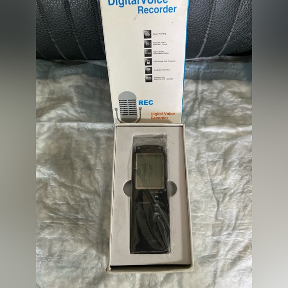 Digital Voice Recorder One Touch Recording - Picture 6 of 15